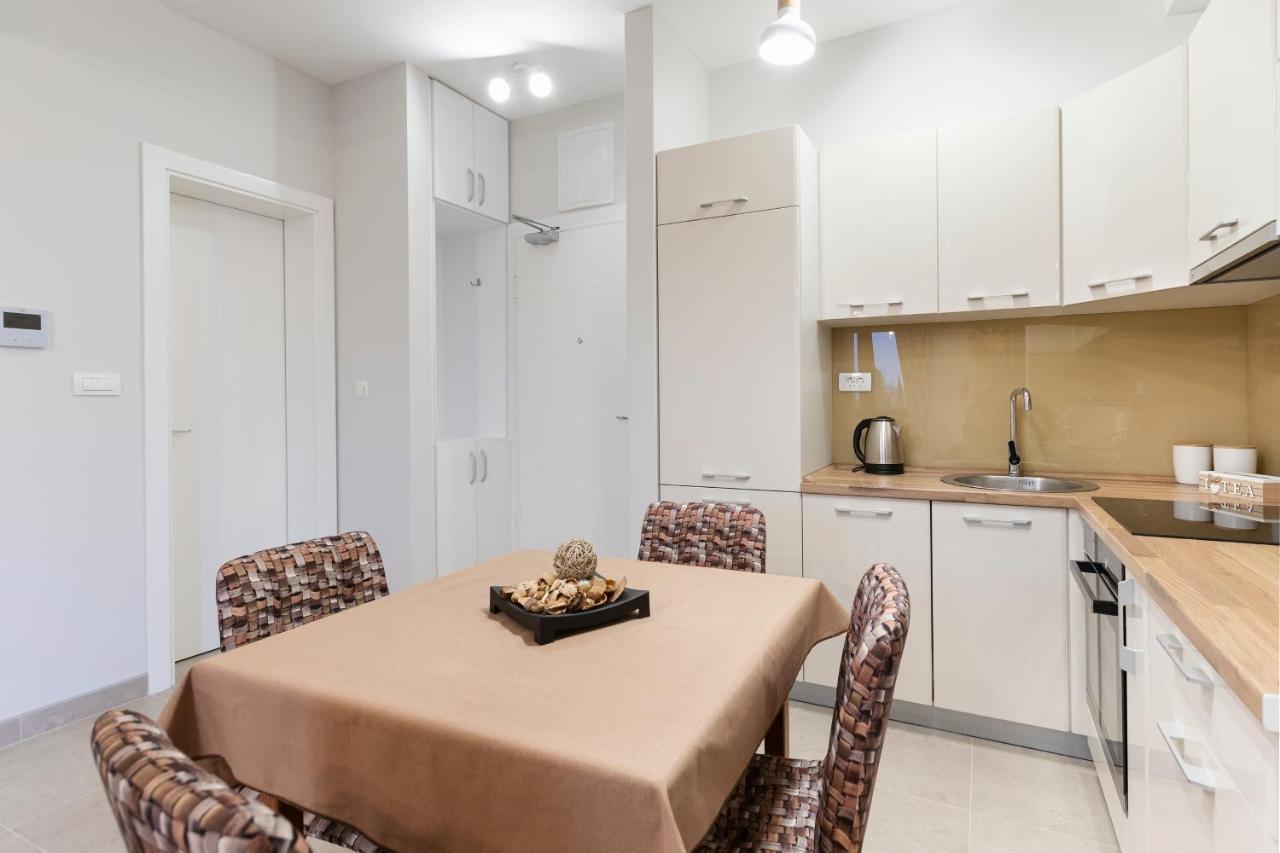 Ell Star Apartment Τίβατ Εξωτερικό φωτογραφία